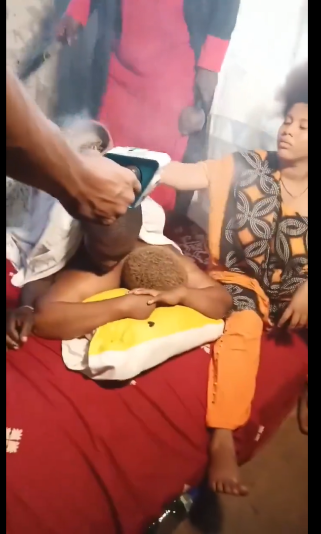 Man and Married Woman Allegedly Get Stuck During S3x, Herbalist Called for Help (Video)