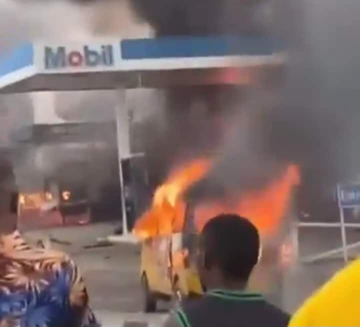 VIDEO: Fire Engulfs Filling Station In Lagos