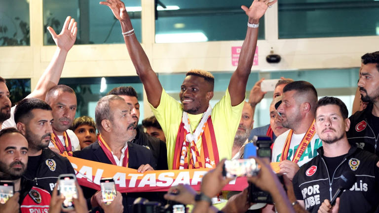 Osimhen Receives Warm Welcome From Galatasaray Fans