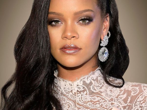 ‘I hate clubbing, I stopped clubbing in my mid 20s’ – Rihanna