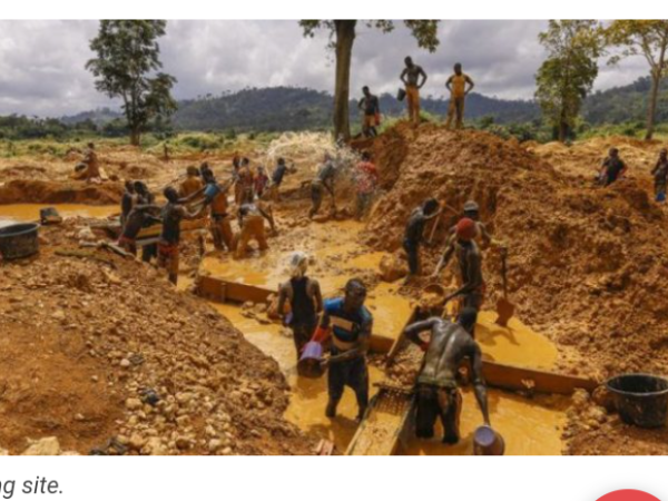 Mining Building  collapses kills 13 people in Plateau