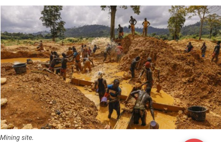 Mining Building  collapses kills 13 people in Plateau