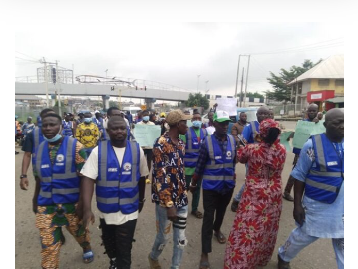 Transporters strikes protest at Osun state leaving students stranded